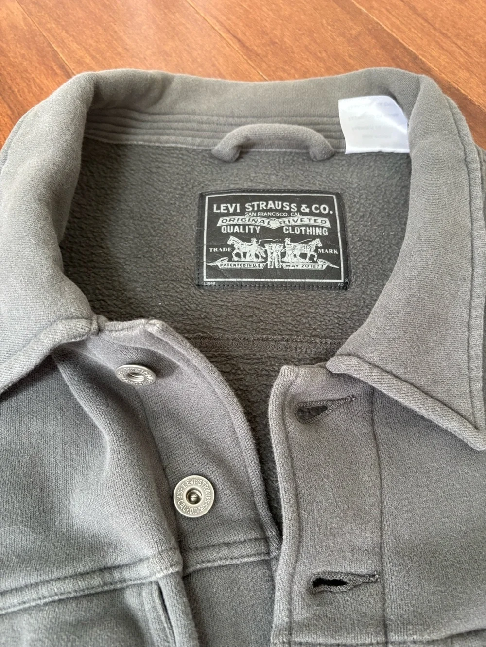 Levi's Men's Charcoal Gray Fleece Shirt Jacket - Picture 4 of 6